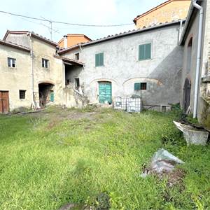 Casa singola In Vendita a Pistoia