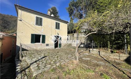 Casa singola In Vendita a Pistoia