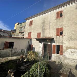 Casa singola In Vendita a Pistoia