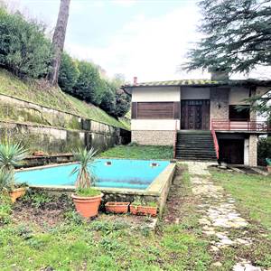 Villa In Vendita a Pistoia