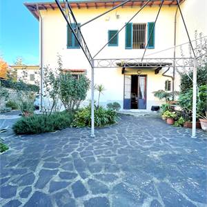 Porzione di Casa In Vendita a Pistoia