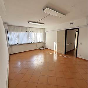Ufficio In Vendita a Prato